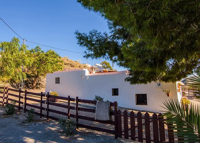 Фото Bed and Breakfast Cortijo 4 Elementos Лукайнена-де-лас-Торрес