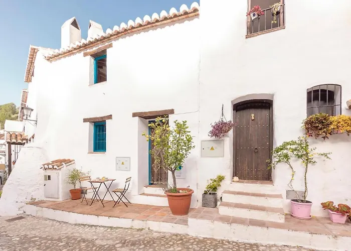 Beautiful Home In Frigiliana With Wifi And 2 Bedrooms Peligros foto