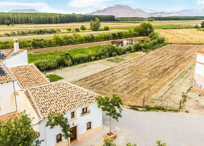Awesome Home In Fuente Vaqueros With Wifi And 4 Bedrooms foto