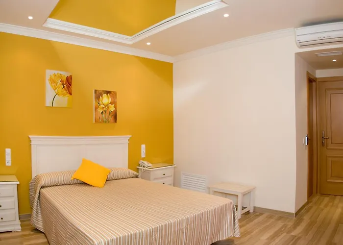 Hotel Los Girasoles Valencina de la Concepcion photo