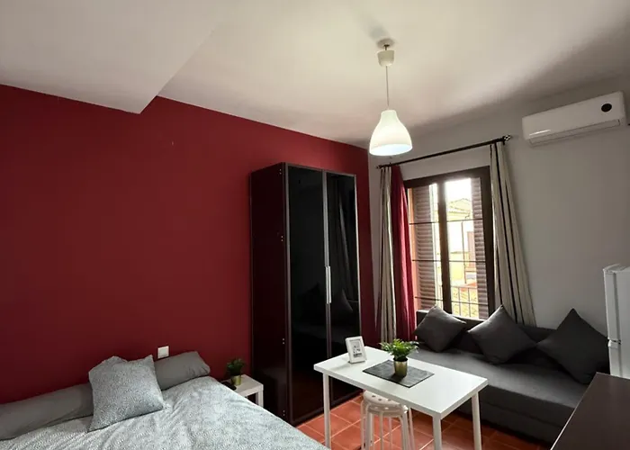 Estudio Familiar Con Bano Compartido Sevilla Deluxe Los Rosales Tocina fotorgafie