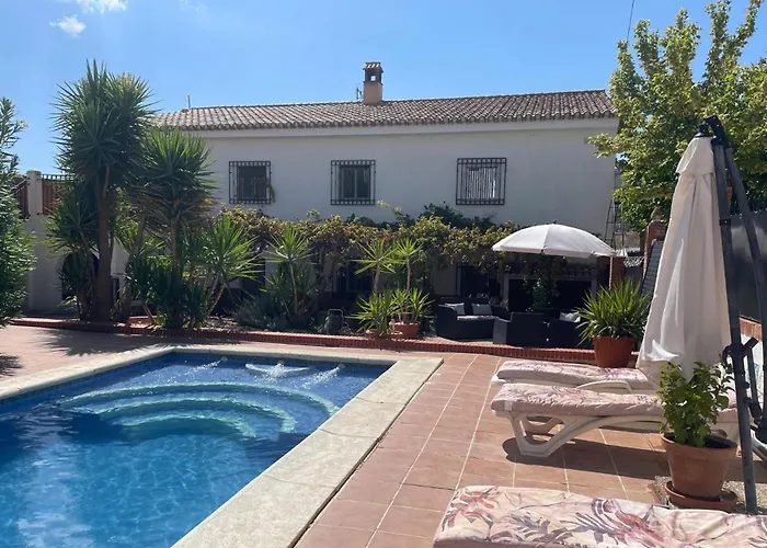 Lovely 10-Bed Villa With Private Pool & Garden Cacinの写真