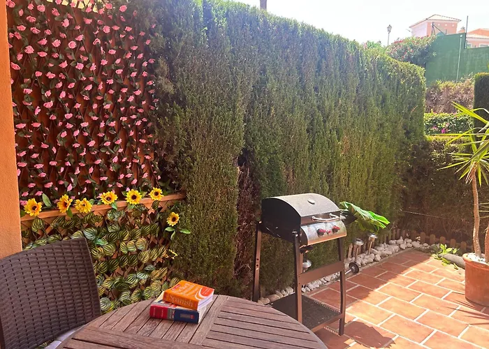 Фото Beautiful 2 Bed Garden Apt Ситио-де-Калаонда