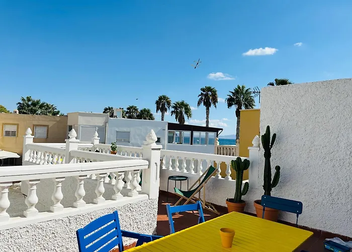 Фото Casa Del Sol - Casa Familiar Junto A La Playa Con Vistas Al Mar En Альмерия
