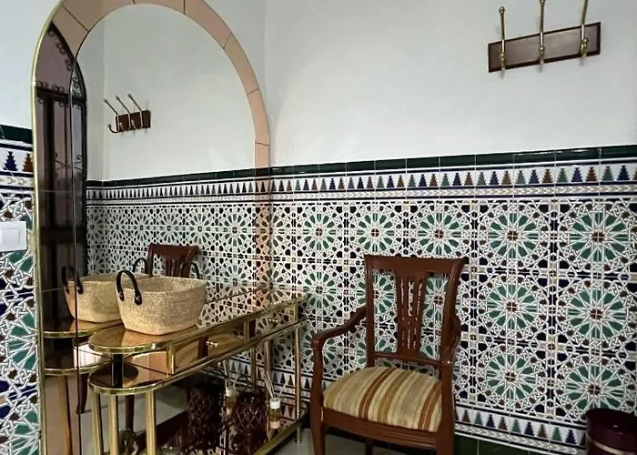 Photo de Casa Amplia A Un Paso De Sevilla La Algaba