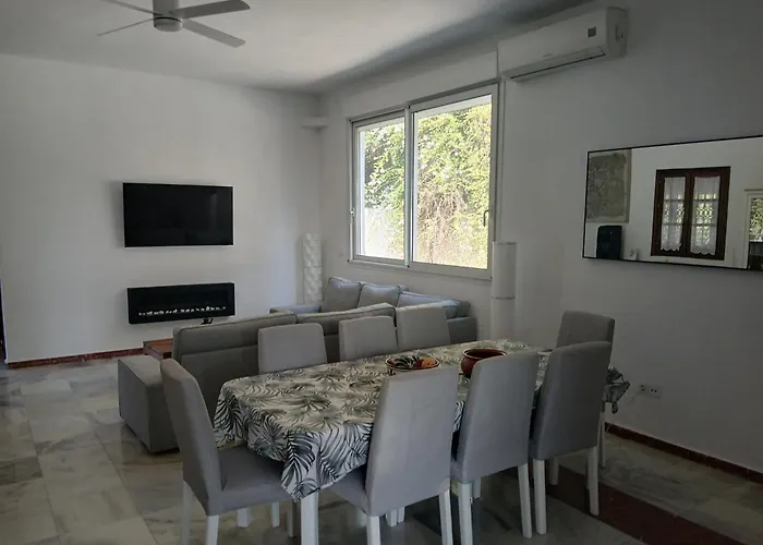 Spacious Garden Villa, Private Pool, Huge Grounds With Orange Trees Dos Hermanas fotoğrafı