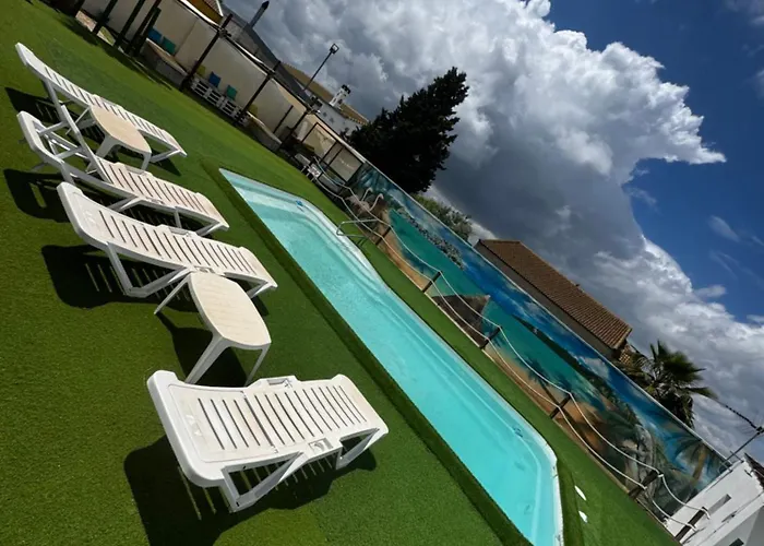 صورة Los Alpes Suite Rooms Torreperogil