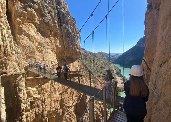 Atico Flores En El Centro De Alora fotoğrafı